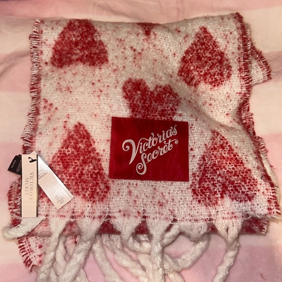 Victoria's Secret Accessories - NWT Victoria’s Secret Red & White Heart‎ Scarf